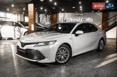 Седан Toyota Camry 2020 в Одессе