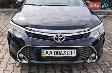 Седан Toyota Camry 2016 в Києві
