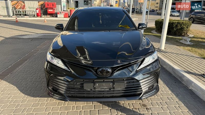 Toyota Camry 2021