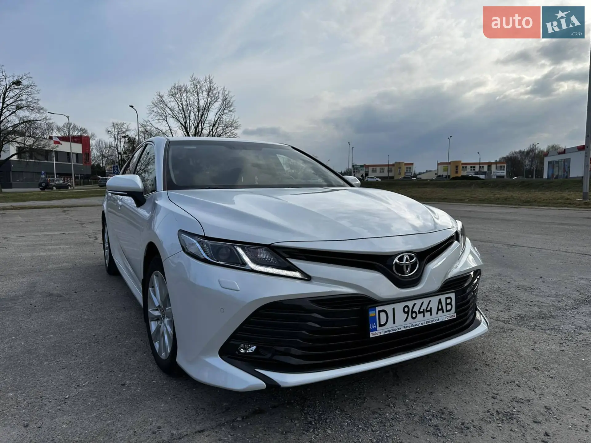 2020 Toyota Camry - фото 1