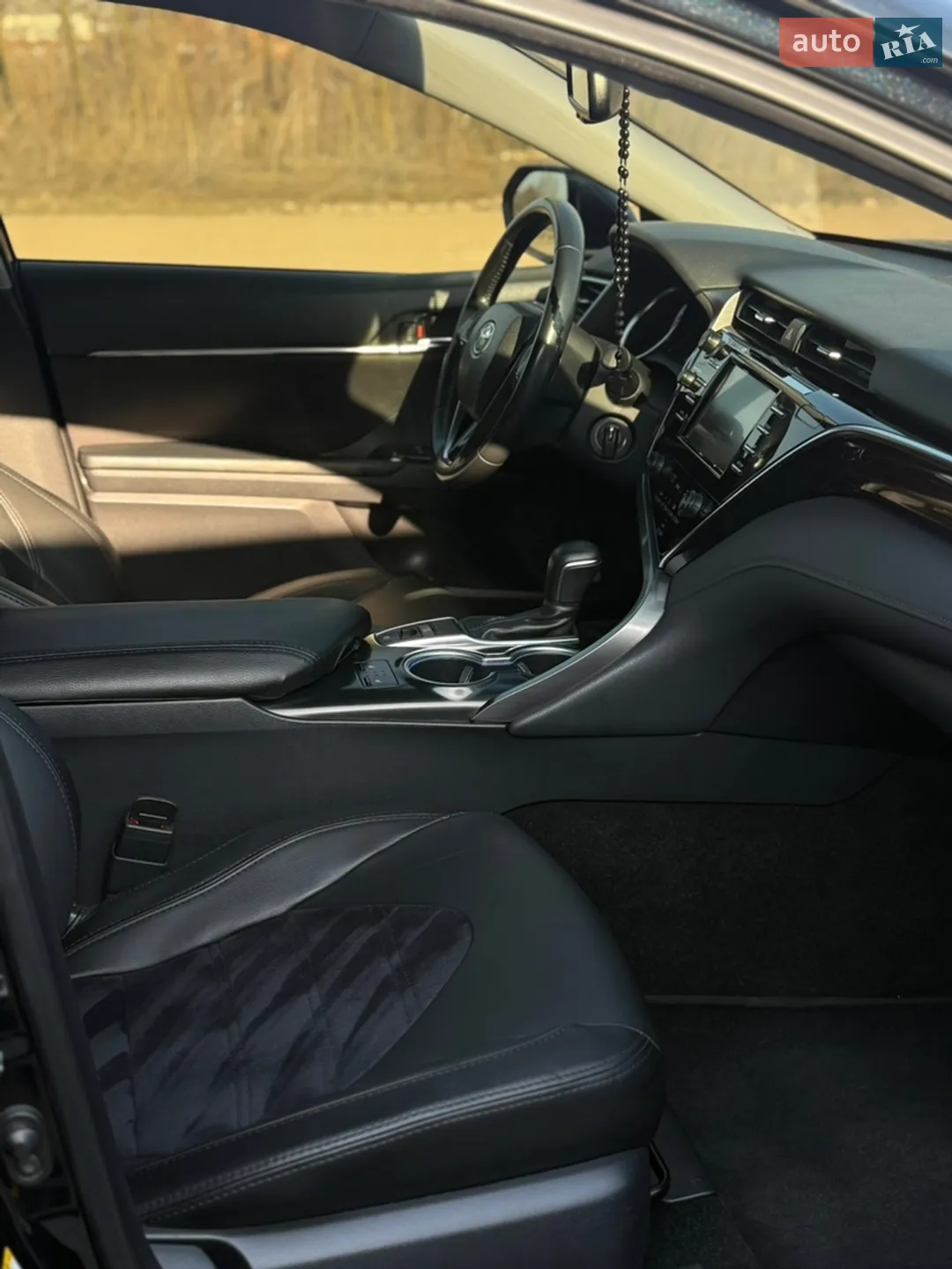 2018 Toyota Camry - мініатюра 17