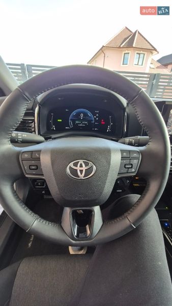 Седан Toyota Camry 2024 в Ивано-Франковске