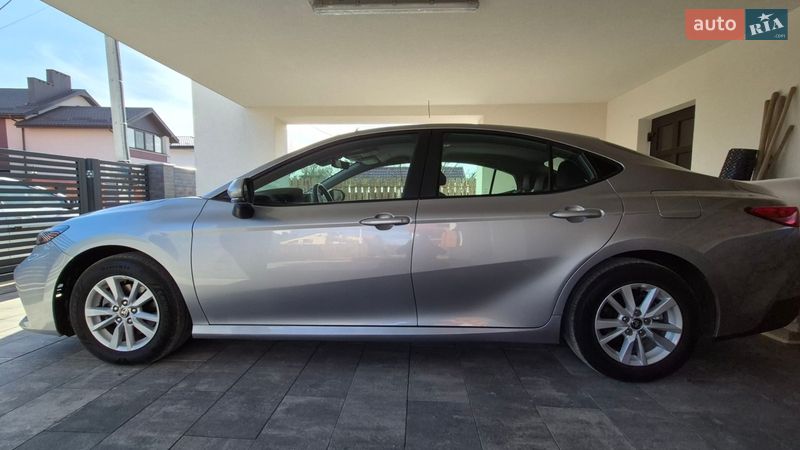 Седан Toyota Camry 2024 в Ивано-Франковске