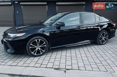 Седан Toyota Camry 2019 в Хмельницькому