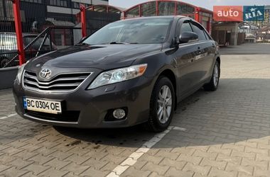 Седан Toyota Camry 2011 в Львові