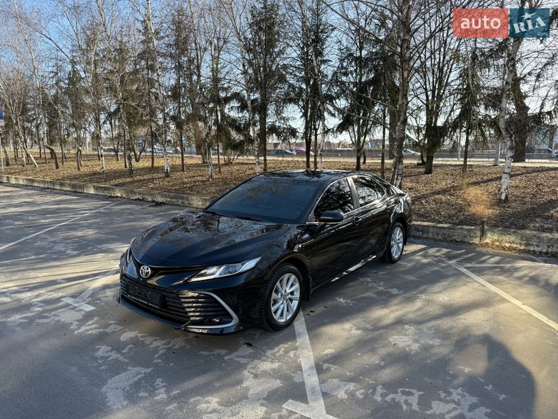 Седан Toyota Camry 2024 в Киеве