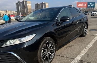 Седан Toyota Camry 2021 в Києві