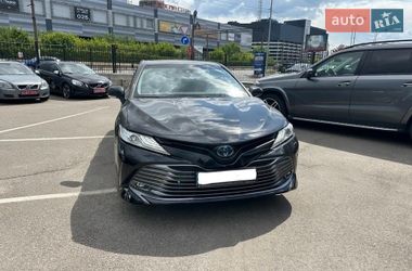 Седан Toyota Camry 2020 в Києві