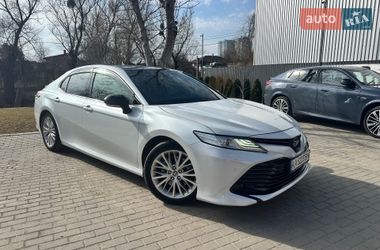 Седан Toyota Camry 2020 в Києві