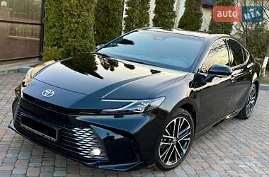 Седан Toyota Camry 2024 в Киеве