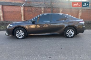 Седан Toyota Camry 2018 в Полтаве