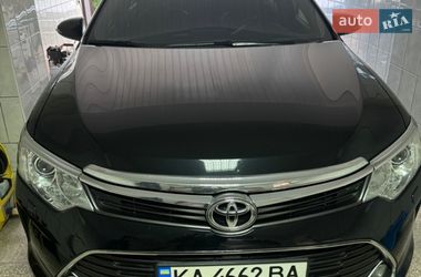 Седан Toyota Camry 2016 в Києві