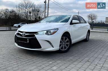 Седан Toyota Camry 2015 в Львові