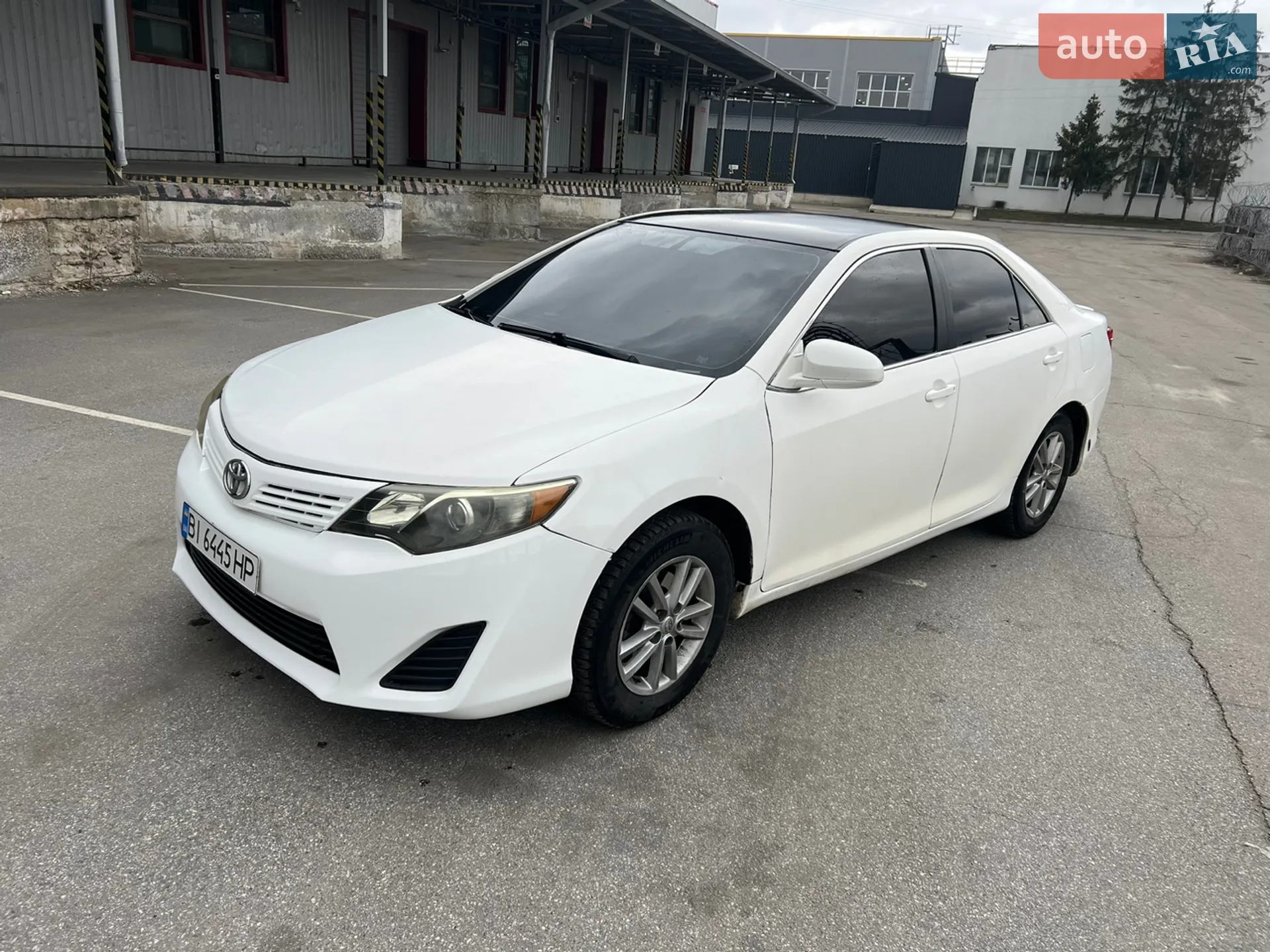 2014 Toyota Camry - мініатюра 2