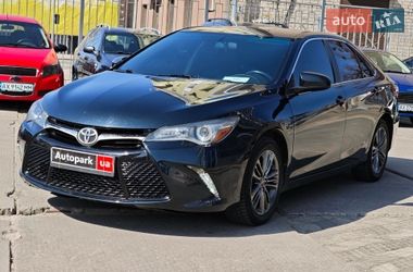 Седан Toyota Camry 2017 в Харькове