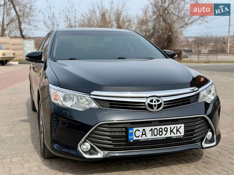 Седан Toyota Camry 2014 в Кривом Роге