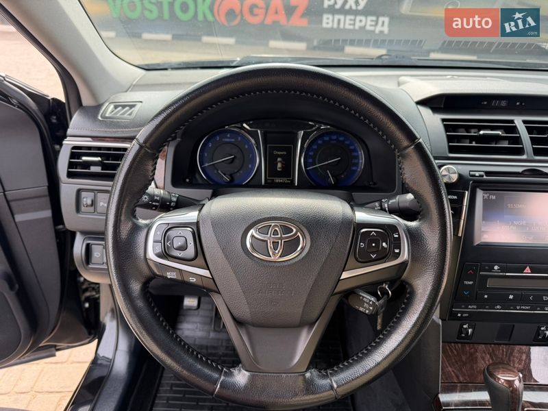 Седан Toyota Camry 2014 в Кривом Роге
