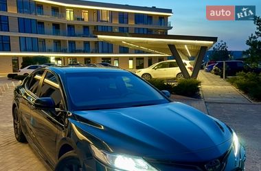 Седан Toyota Camry 2022 в Киеве