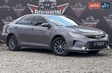 Седан Toyota Camry 2015 в Виннице