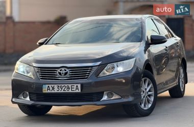 Седан Toyota Camry 2013 в Бердичеві