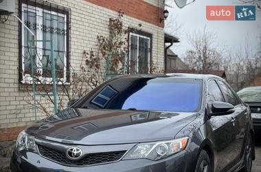 Седан Toyota Camry 2014 в Полтаве