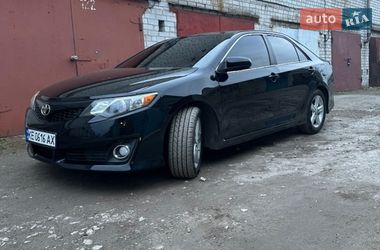 Седан Toyota Camry 2013 в Дніпрі