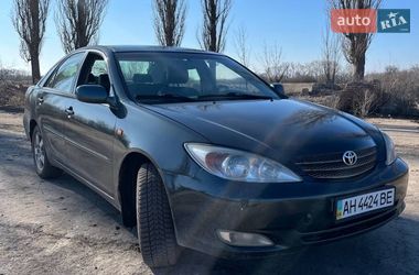 Седан Toyota Camry 2003 в Краснограде