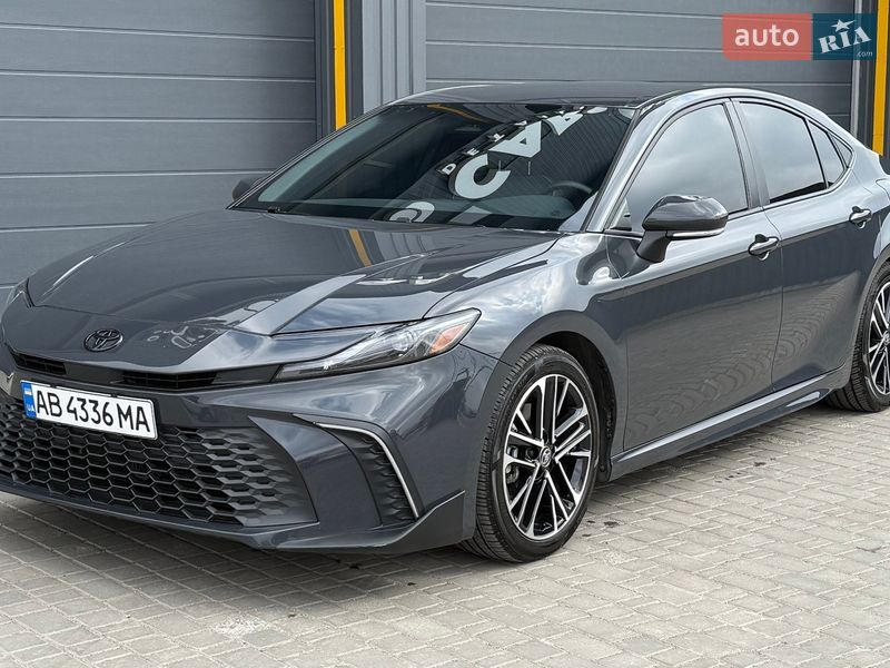 Седан Toyota Camry 2024 в Виннице