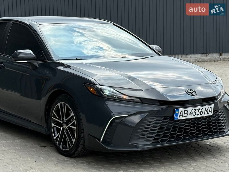Седан Toyota Camry 2024 в Виннице