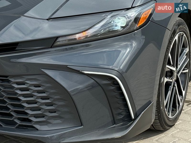 Седан Toyota Camry 2024 в Виннице
