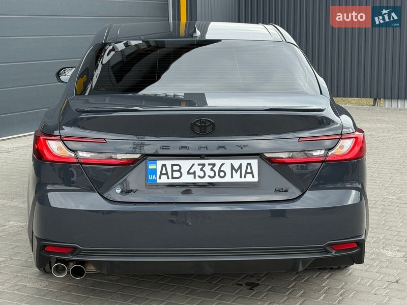 Седан Toyota Camry 2024 в Виннице
