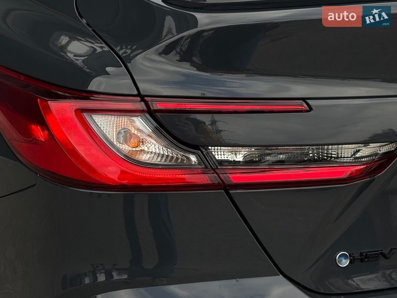 Седан Toyota Camry 2024 в Виннице