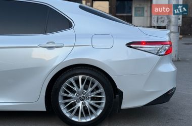 Седан Toyota Camry 2020 в Києві