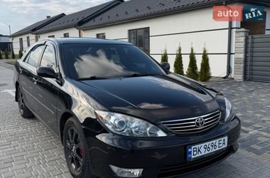 Седан Toyota Camry 2005 в Вараше