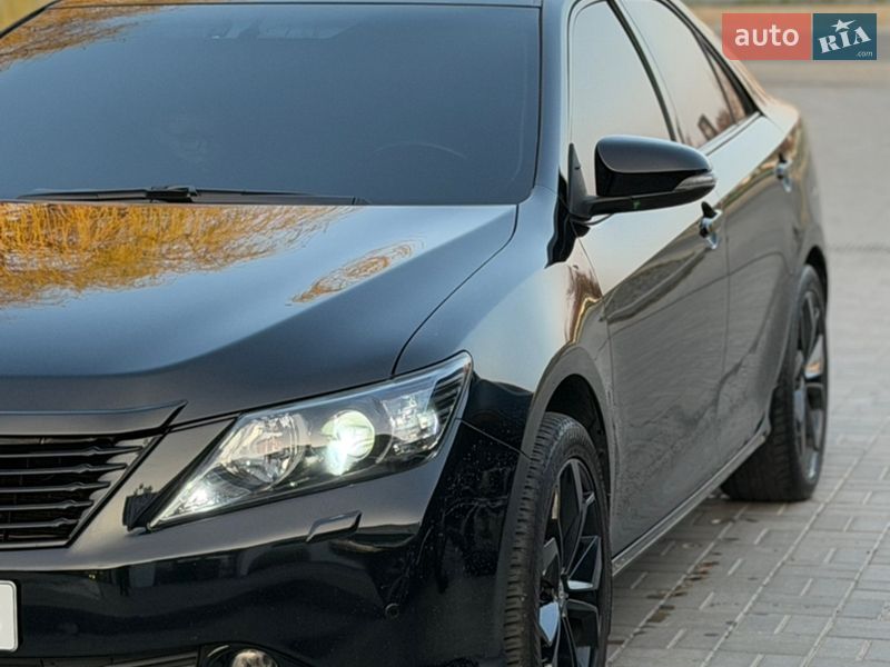 Седан Toyota Camry 2011 в Днепре