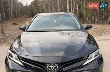 Седан Toyota Camry 2019 в Гостомеле