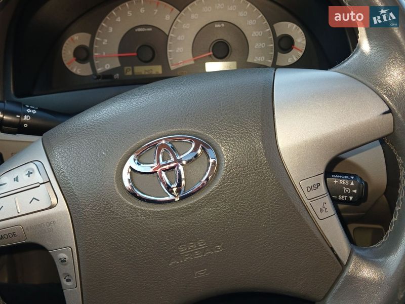 Седан Toyota Camry 2011 в Кременчуге