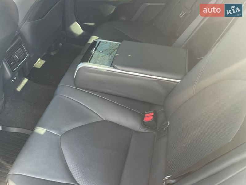 Седан Toyota Camry 2018 в Киеве фото 7 Седан Toyota Camry 2018 в Киеве