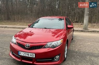Седан Toyota Camry 2013 в Києві