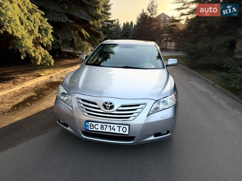 Седан Toyota Camry 2007 в Киеве