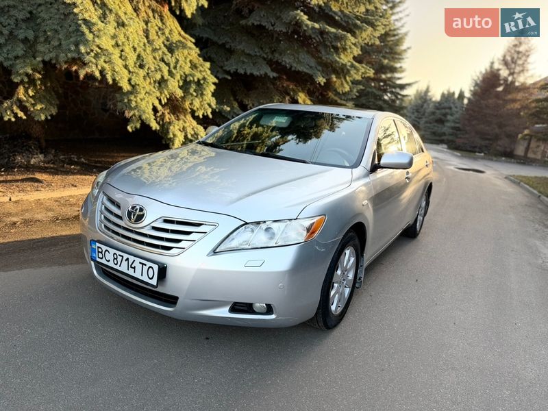 Седан Toyota Camry 2007 в Киеве