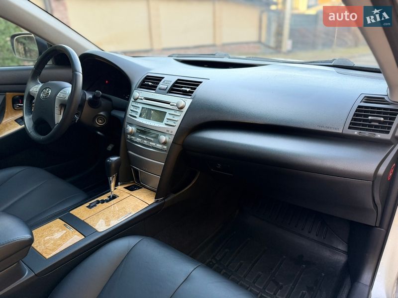 Седан Toyota Camry 2007 в Киеве