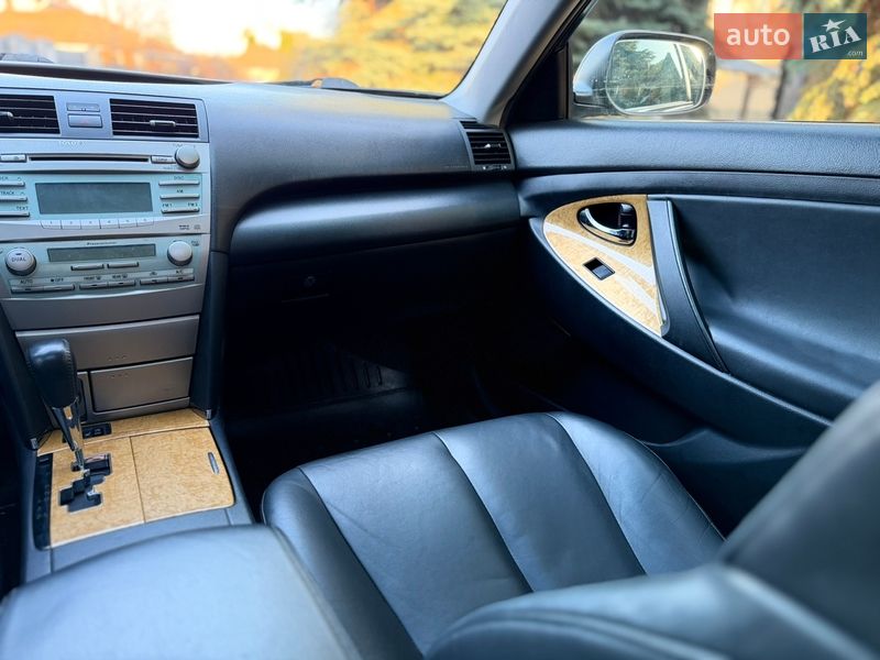 Седан Toyota Camry 2007 в Киеве