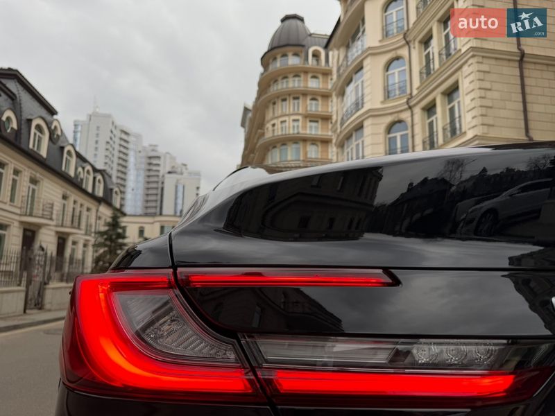 Седан Toyota Camry 2025 в Киеве