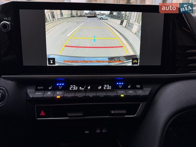 Седан Toyota Camry 2025 в Киеве