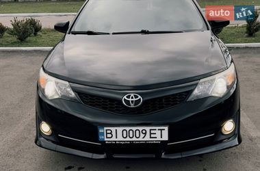Седан Toyota Camry 2013 в Лубнах