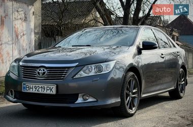 Седан Toyota Camry 2012 в Києві