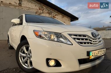Седан Toyota Camry 2011 в Виннице