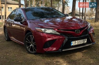 Седан Toyota Camry 2017 в Киеве