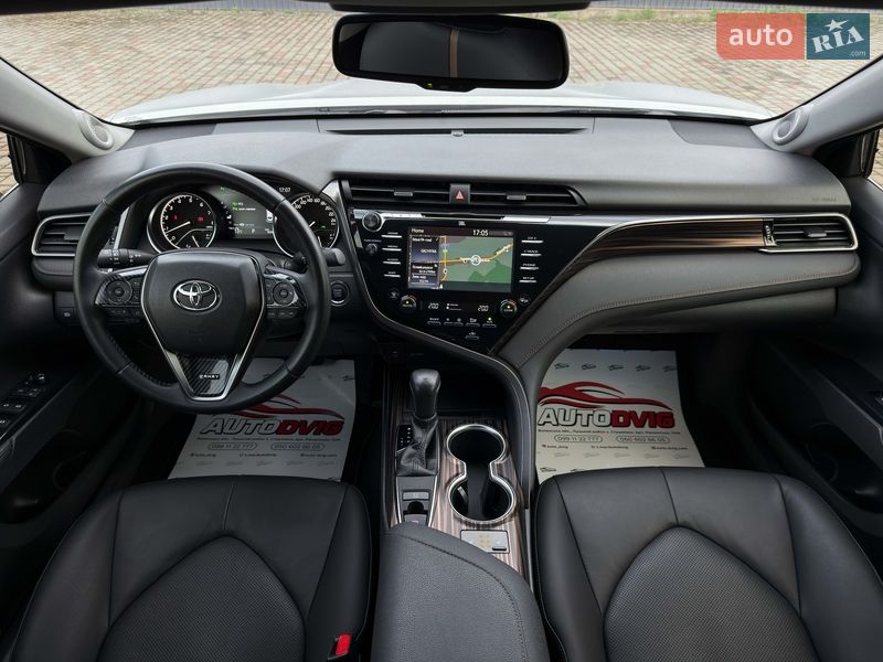 Седан Toyota Camry 2019 в Луцьку